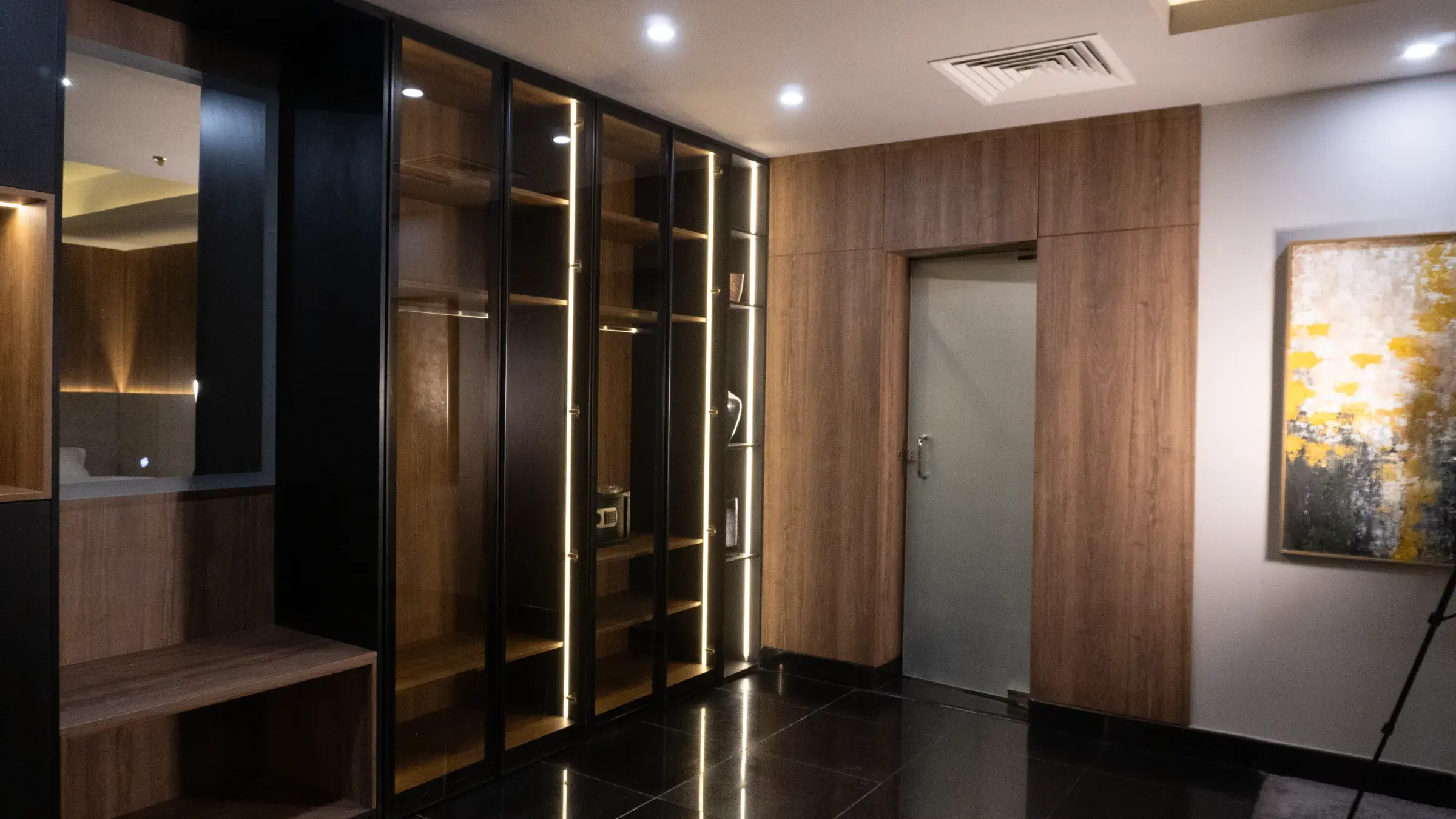 Walk-in Dressing Room